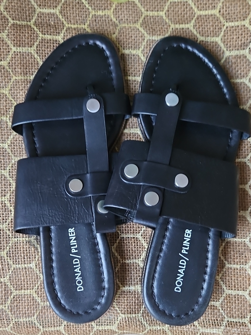 Donald Pliner Black Leather Maui Thong Silver Studded Sandals